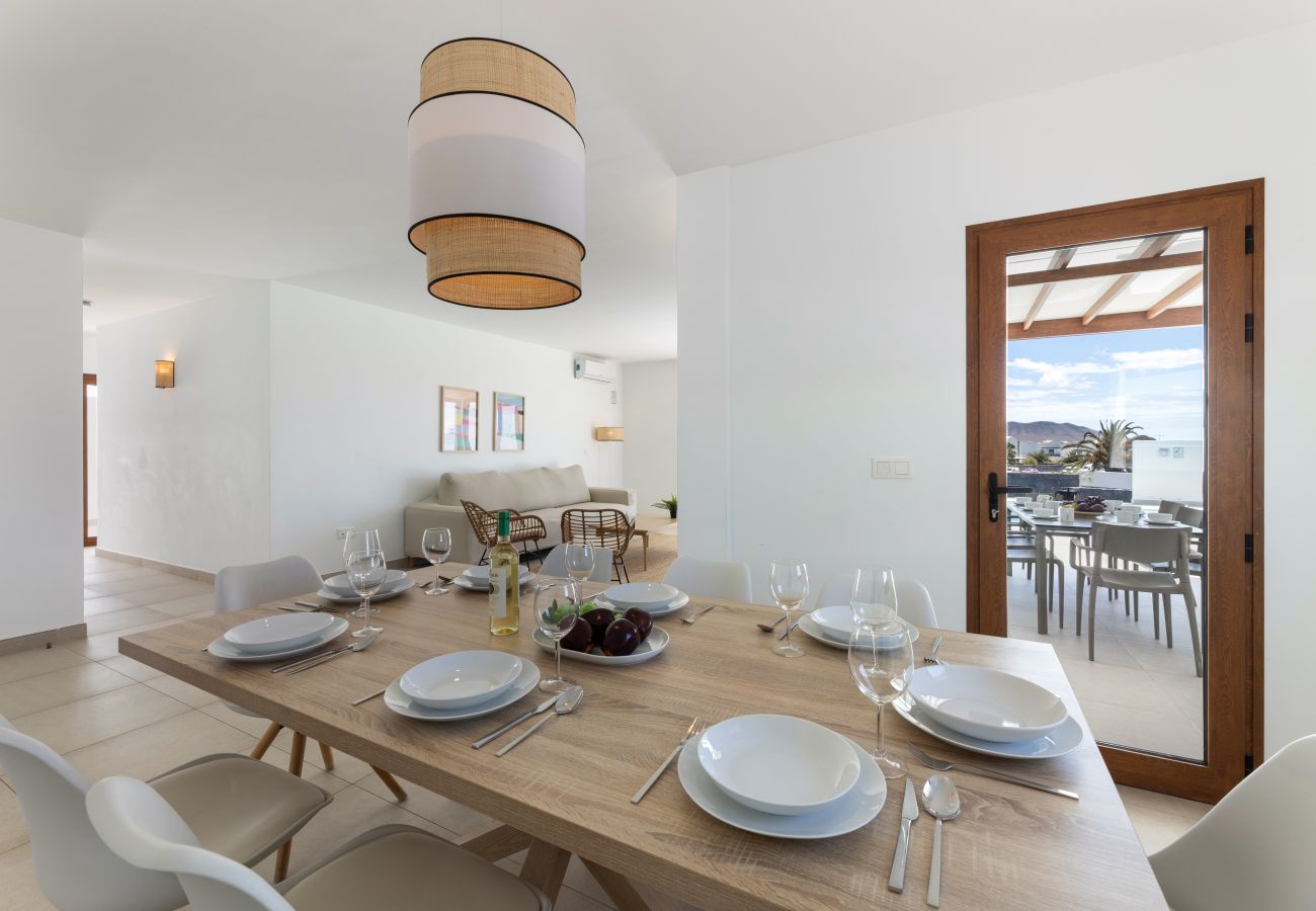 Villa en Playa Blanca - Villa Los Altos Navya 13B by Escape Home