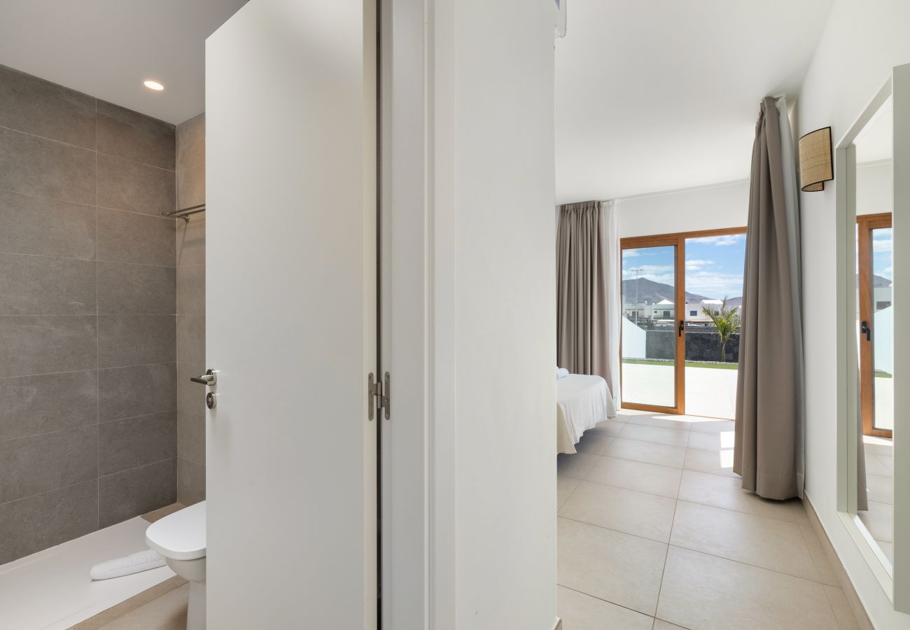 Villa en Playa Blanca - Villa Los Altos Navya 13B by Escape Home