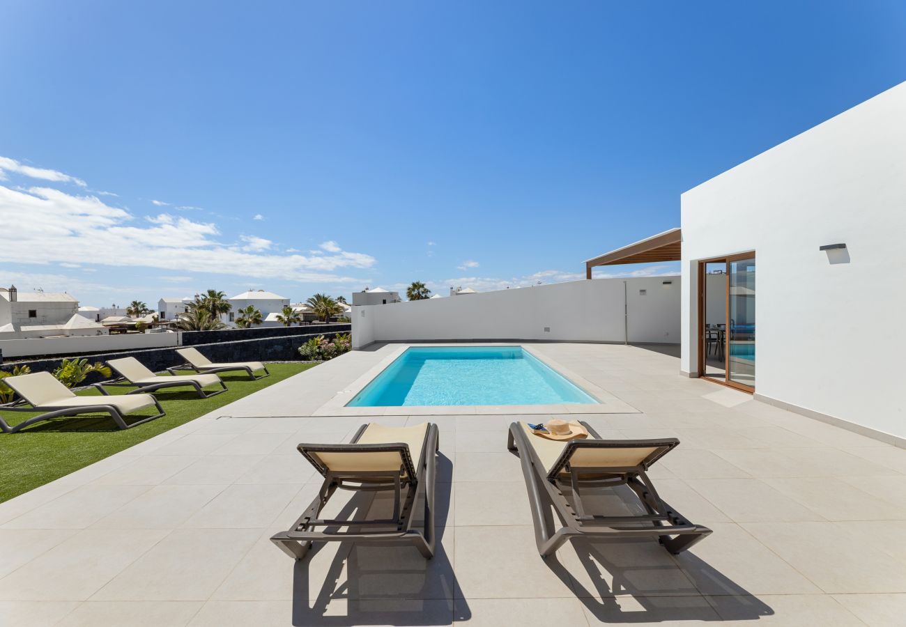 Villa en Playa Blanca - Villa Los Altos Navya 13B by Escape Home