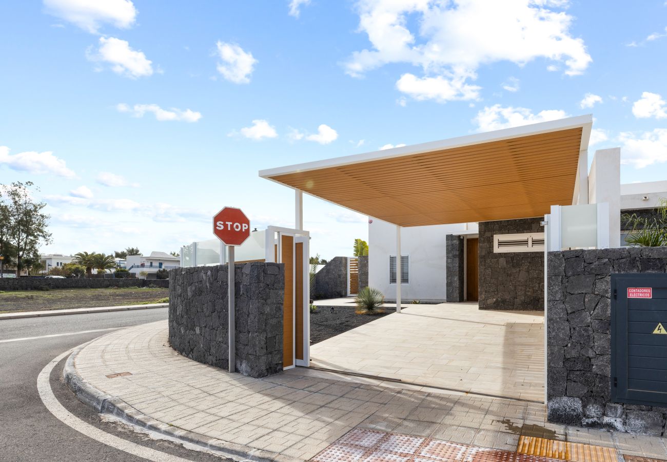 Villa en Playa Blanca - Casa Manuel By Escape Home