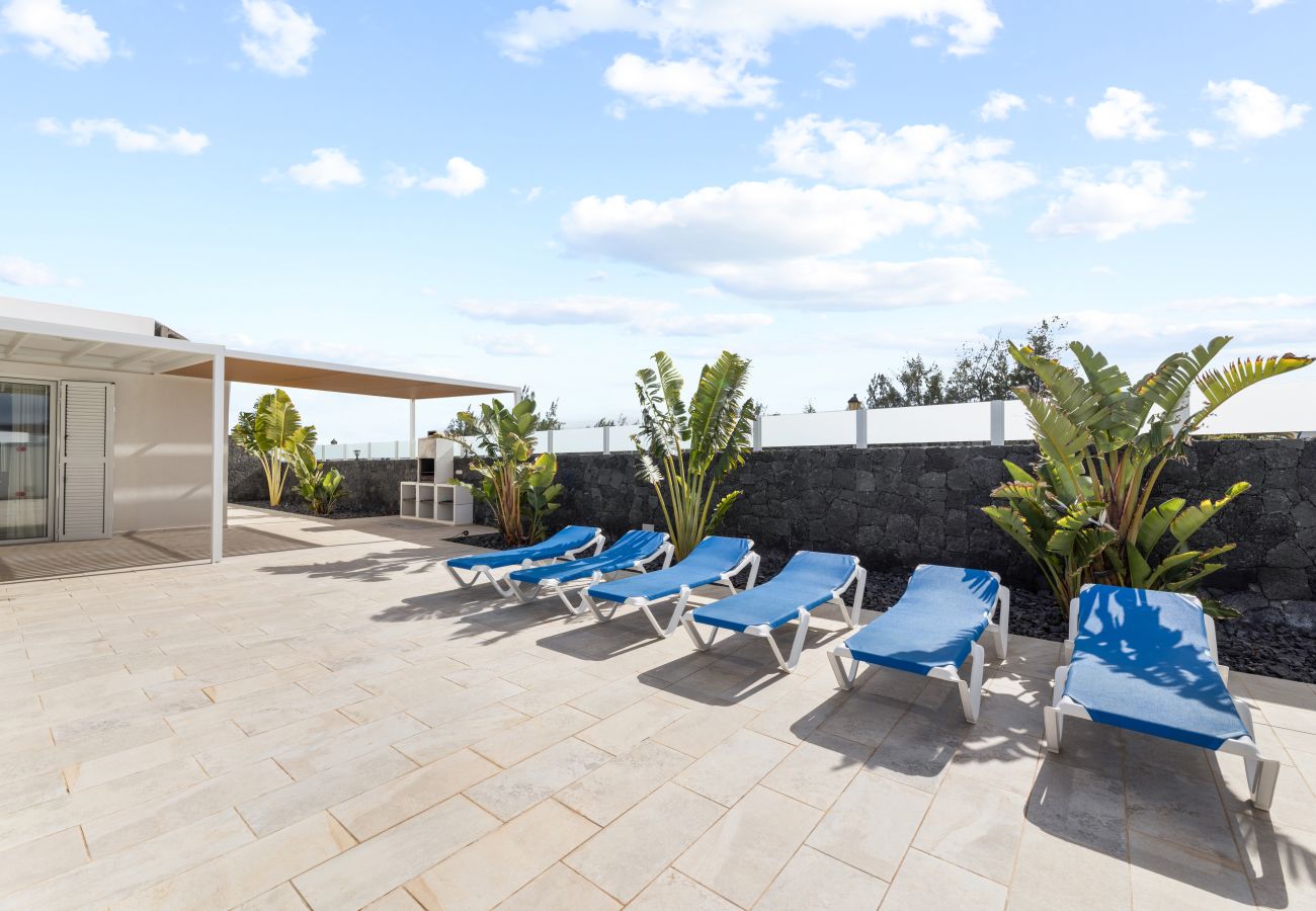 Villa en Playa Blanca - Casa Manuel By Escape Home