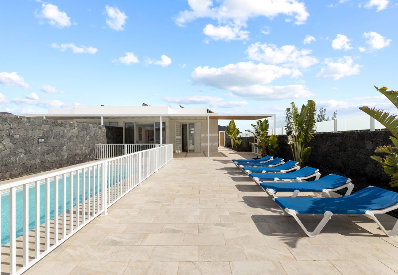 Villa en Playa Blanca - Casa Manuel By Escape Home