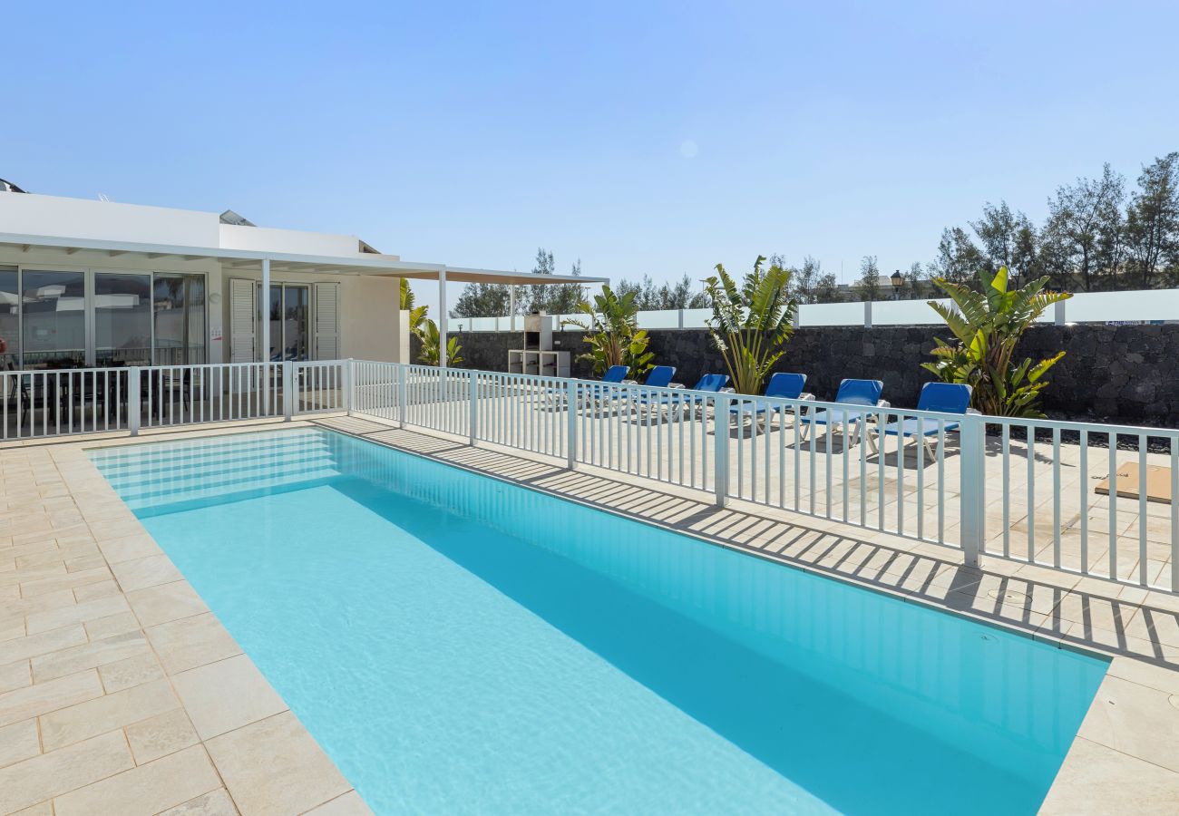 Villa en Playa Blanca - Casa Manuel by Escape Home