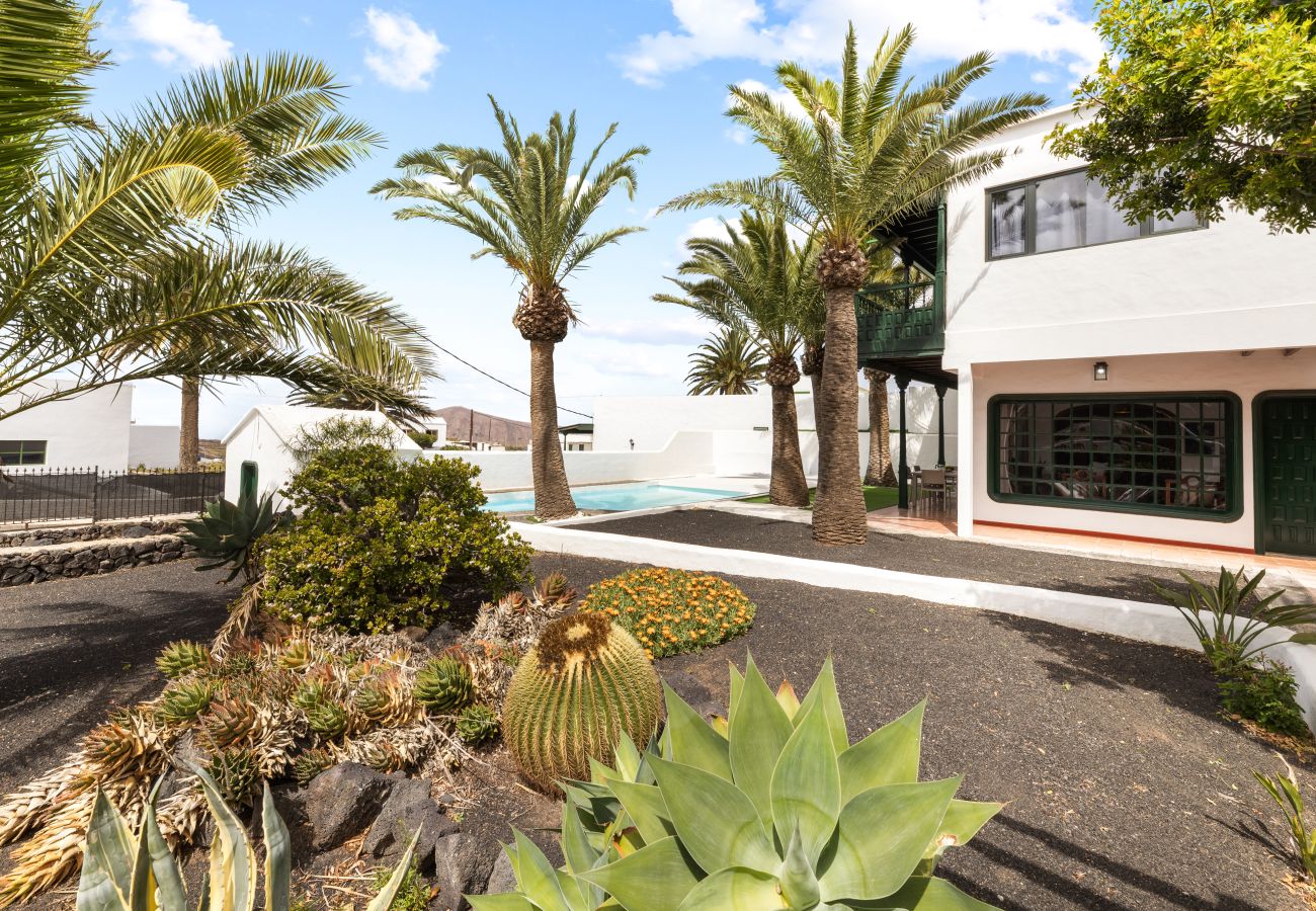 Villa en Tinajo -  Santa Rosa Tinajo by Escape Home 