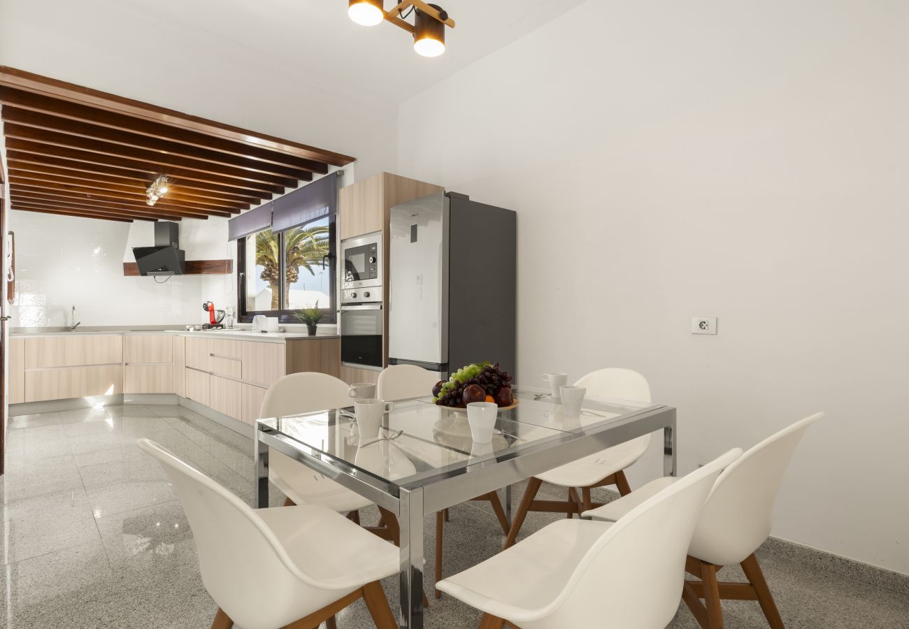 Villa en Puerto del Carmen - Villa Santa Rosa La Peñita by Escape Home