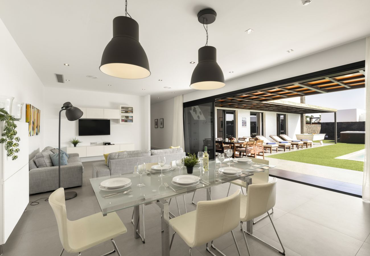 Villa en Puerto del Carmen - Casa Jimena by Escape Home