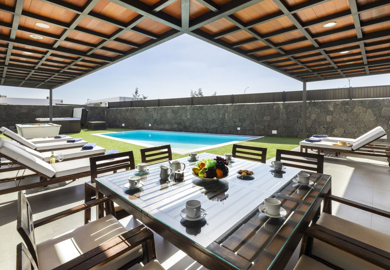 Villa en Puerto del Carmen - Casa Jimena by Escape Home