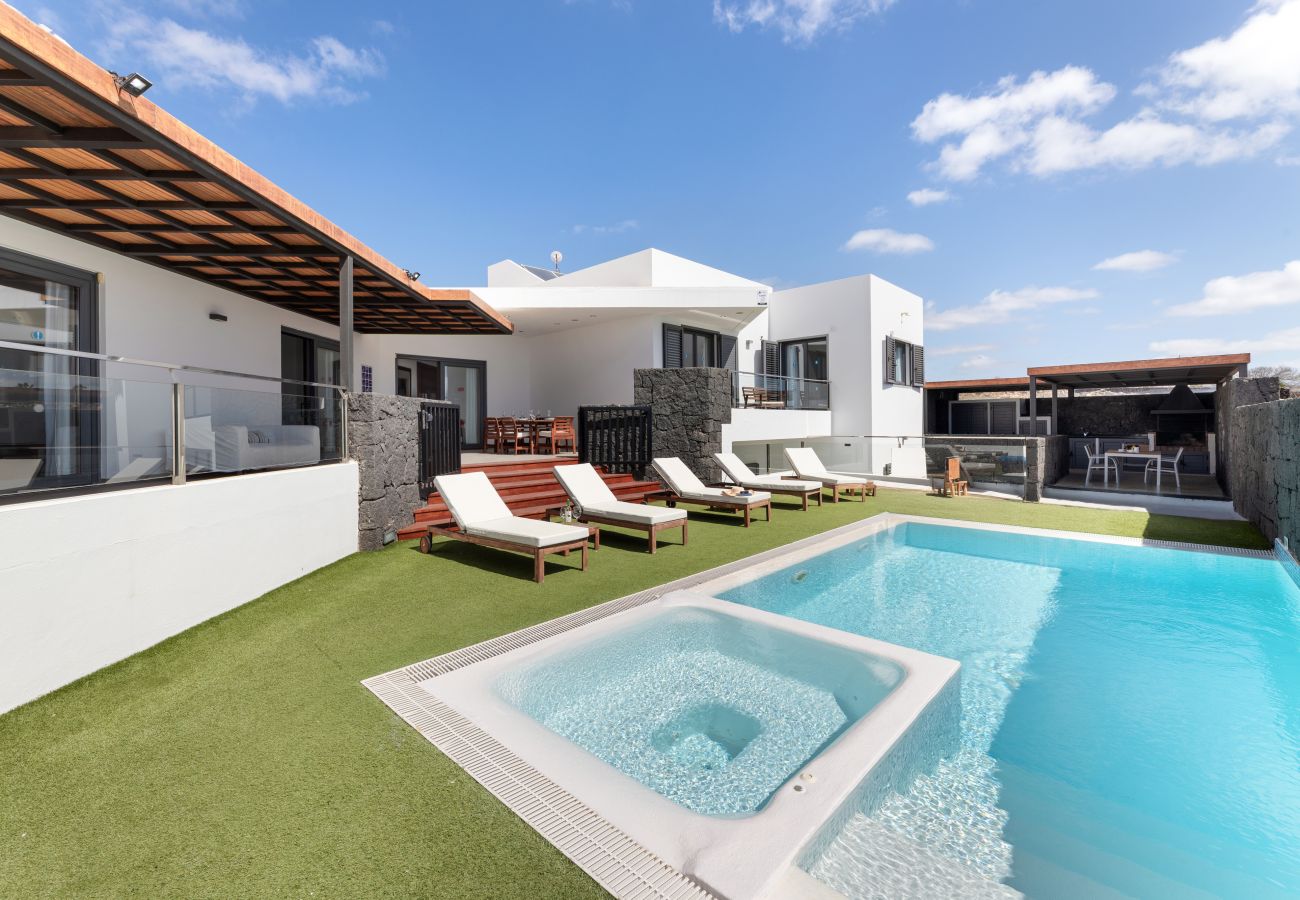 Villa en Puerto Calero - Casa Carlota by Escape Home