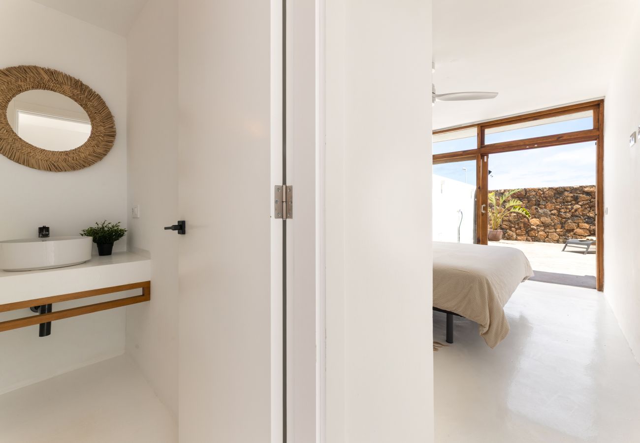 Casa en Puerto del Carmen - Costa Mera Duplex by Escape Home