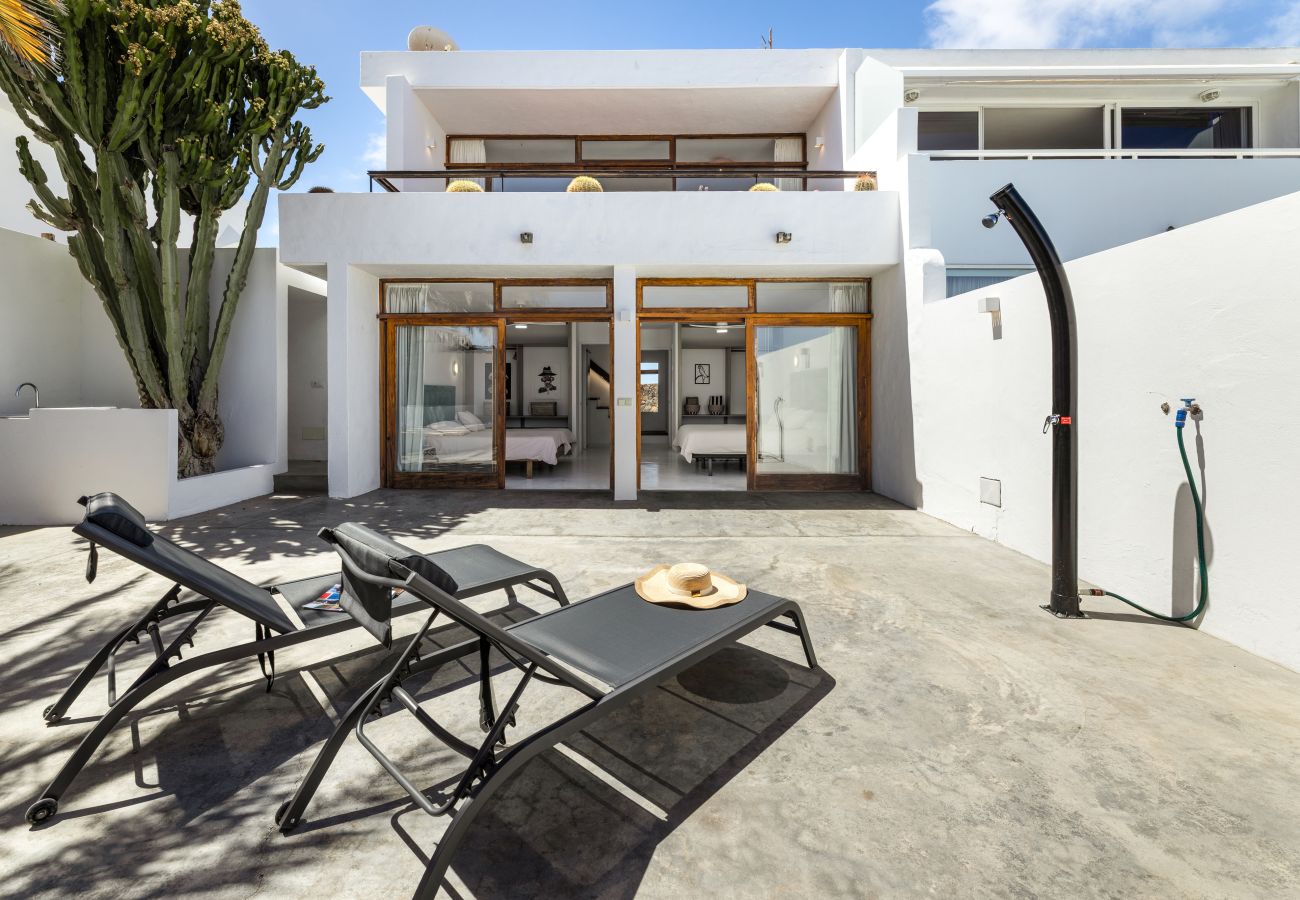 Casa en Puerto del Carmen - Costa Mera Duplex by Escape Home