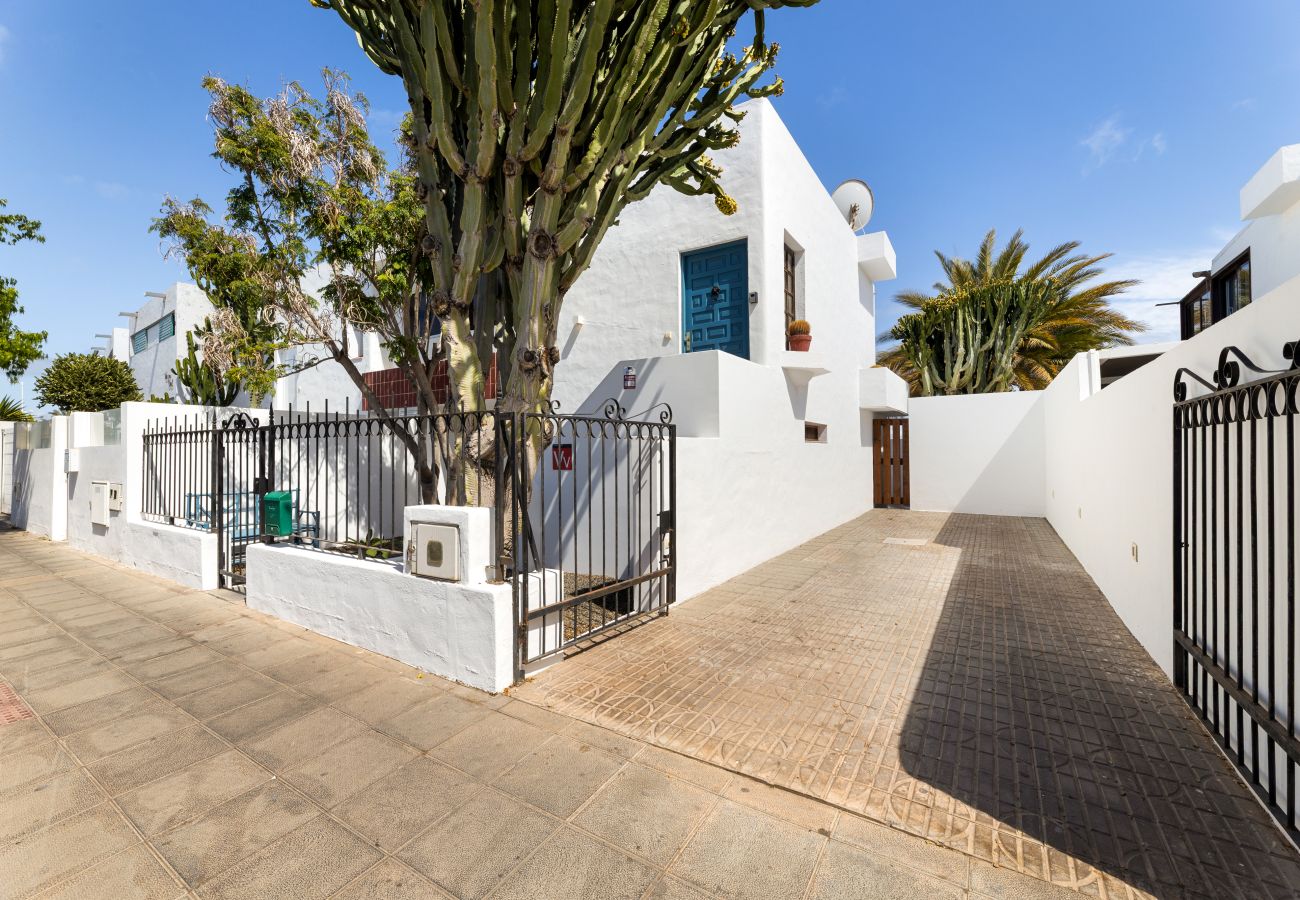 Casa en Puerto del Carmen - Costa Mera Duplex by Escape Home