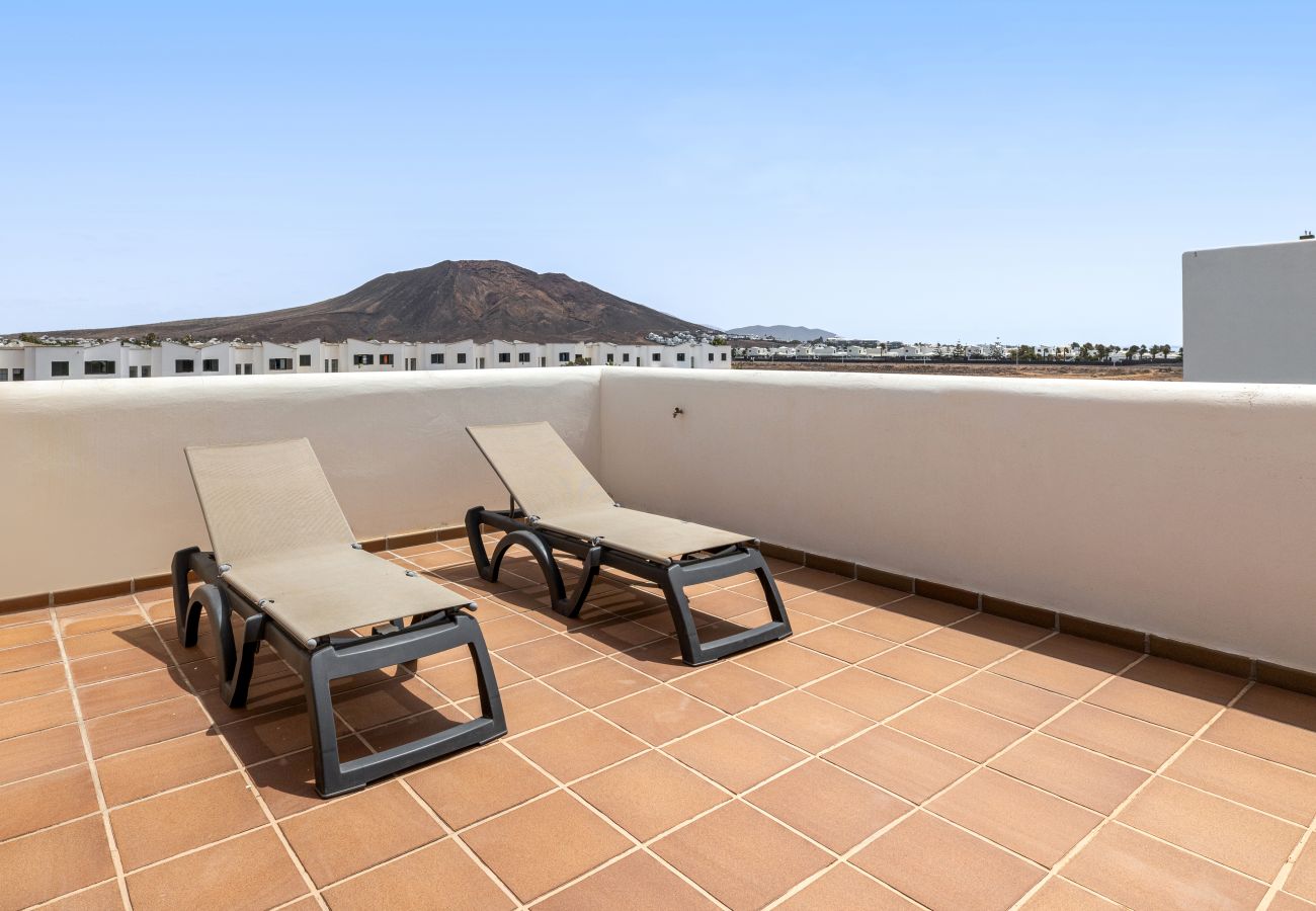 Villa en Playa Blanca - Villa Zafiro 10 by Escape Home