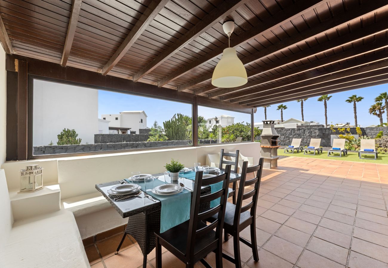 Villa en Playa Blanca - Villa Zafiro 10 by Escape Home