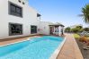 Villa en Playa Blanca - Villa Zafiro 8 by Escape Home
