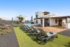 Villa en Playa Blanca - Villa Zafiro 8 by Escape Home