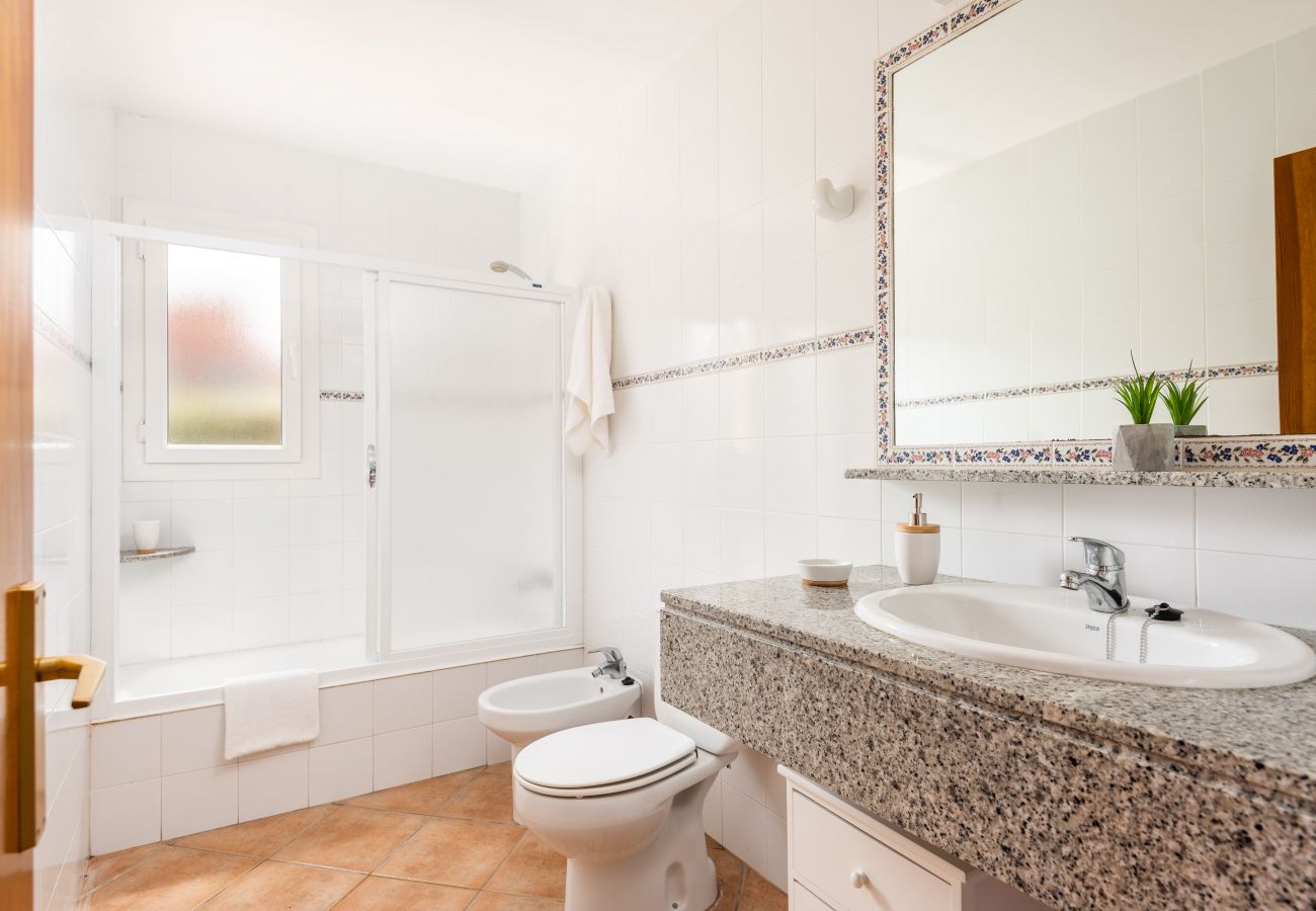 Villa Nurimar by EscapeHome, Bathroom Bathroom