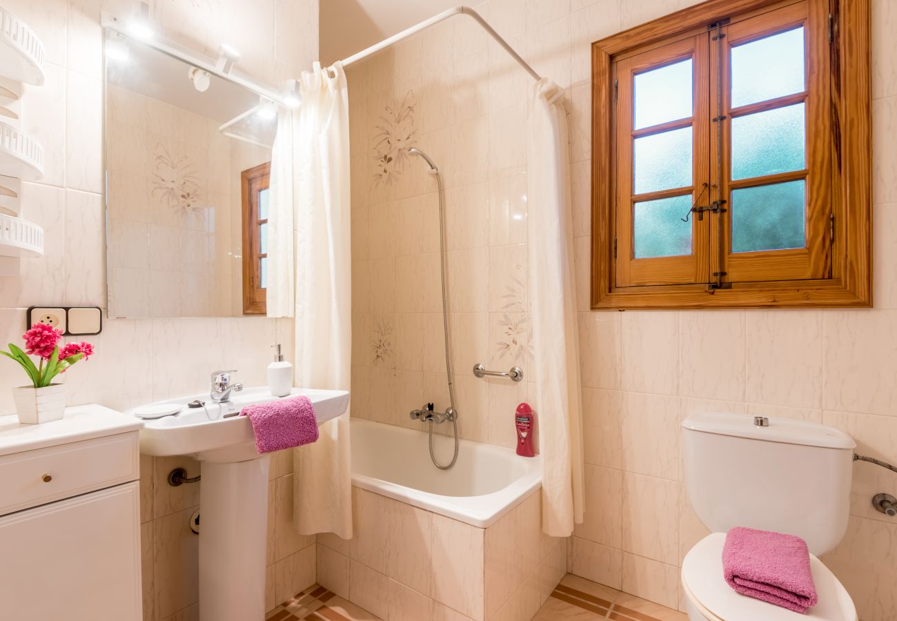 Villa Lali by EscapeHome, Bathroom Bathroom
