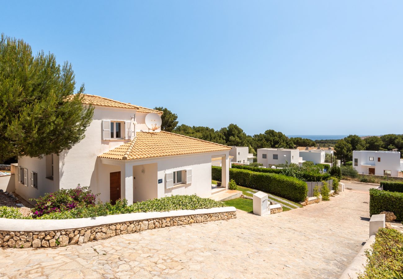 Villa in Es Mercadal - Villa Arual by Escape Home
