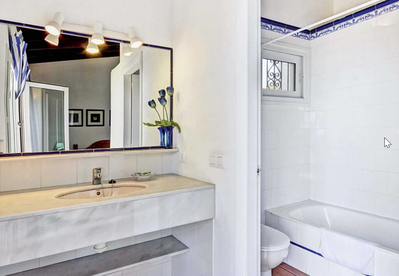 Villa in Binibeca - Villa Sonrisa by Escape Home