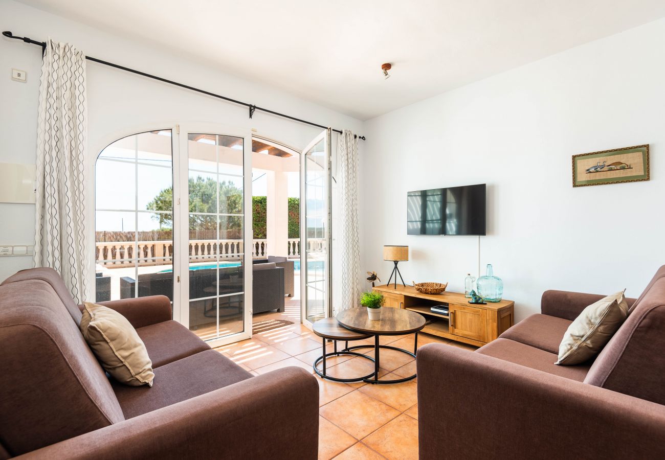 Villa in Calan Porter - Villa Rouss by Escape Home Villa in Calan Porter - Villa Rouss by Escape Home