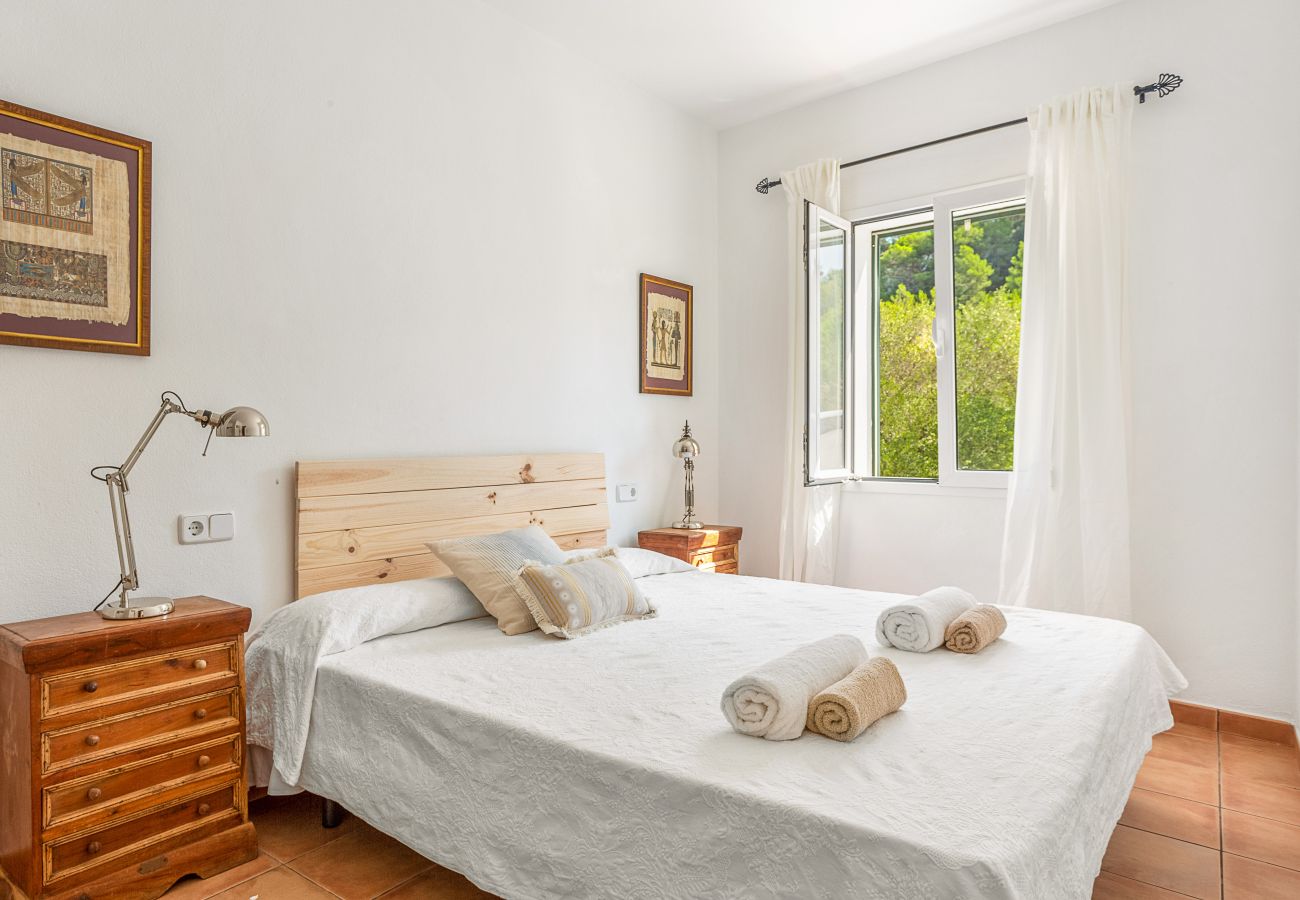 Es Torrent Verd by EscapeHome, Bedroom Bedroom
