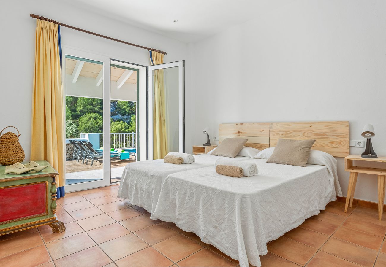 Es Torrent Verd by EscapeHome, Bedroom Bedroom