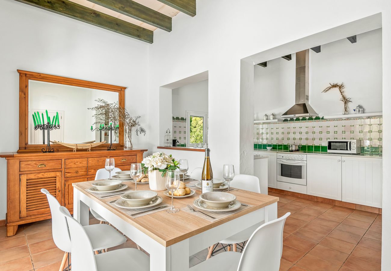 Es Torrent Verd by EscapeHome, Dining room Dining room