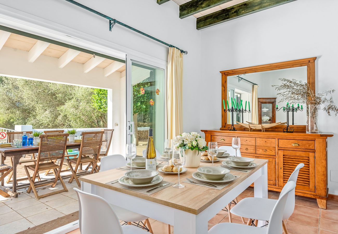 Es Torrent Verd by EscapeHome, Dining room Dining room
