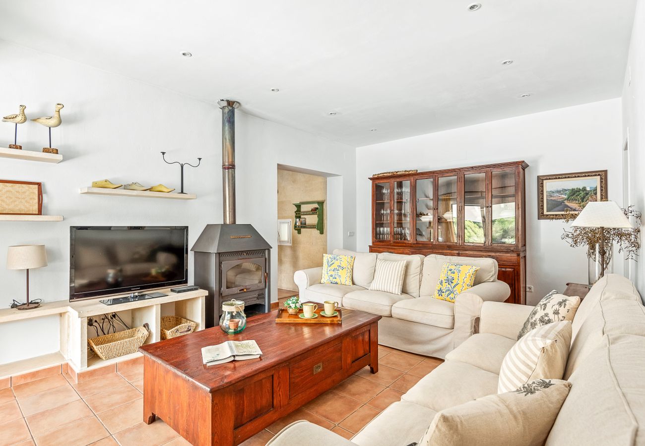 Es Torrent Verd by EscapeHome, Living room Living room