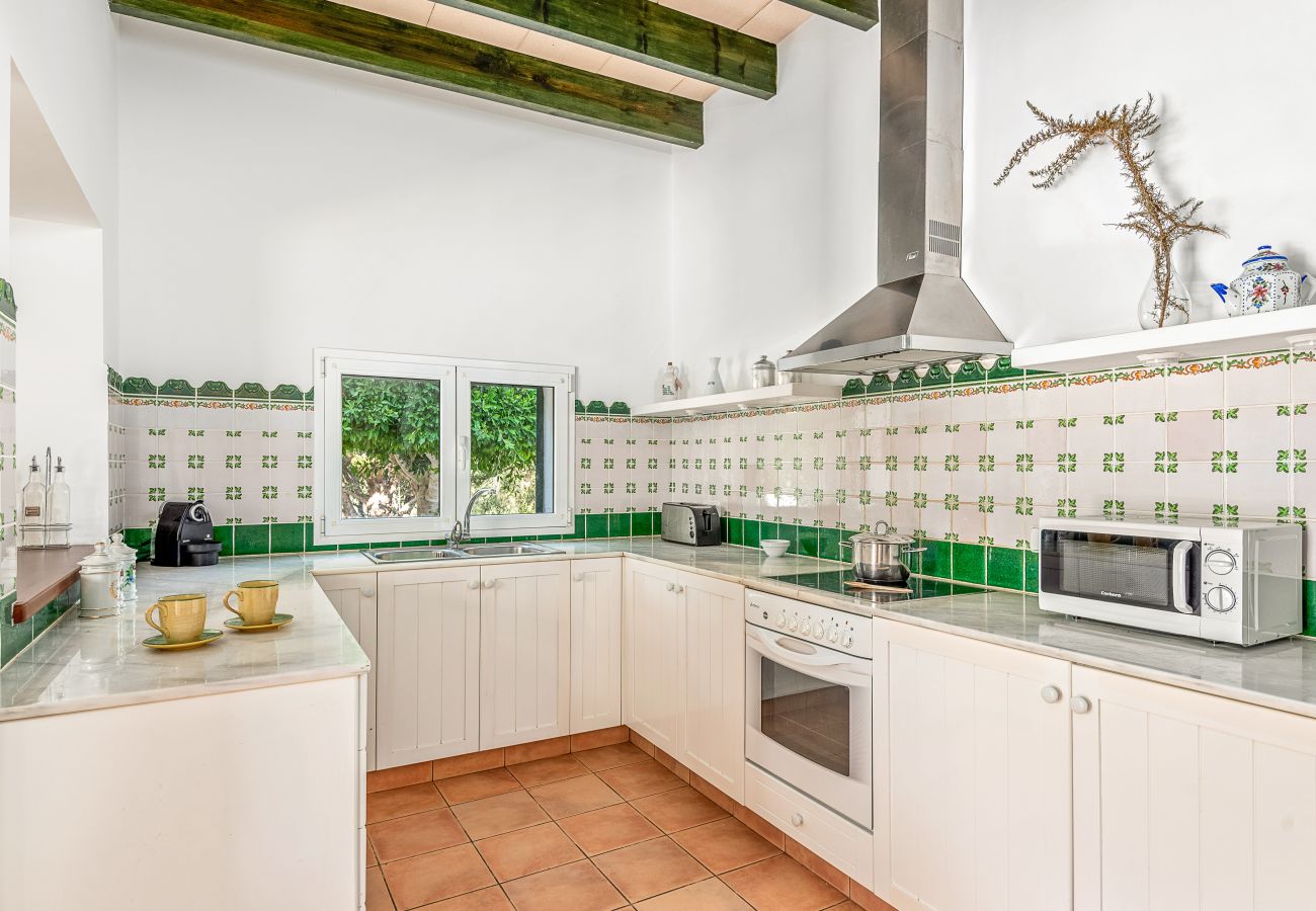 Es Torrent Verd by EscapeHome, Kitchen  Kitchen