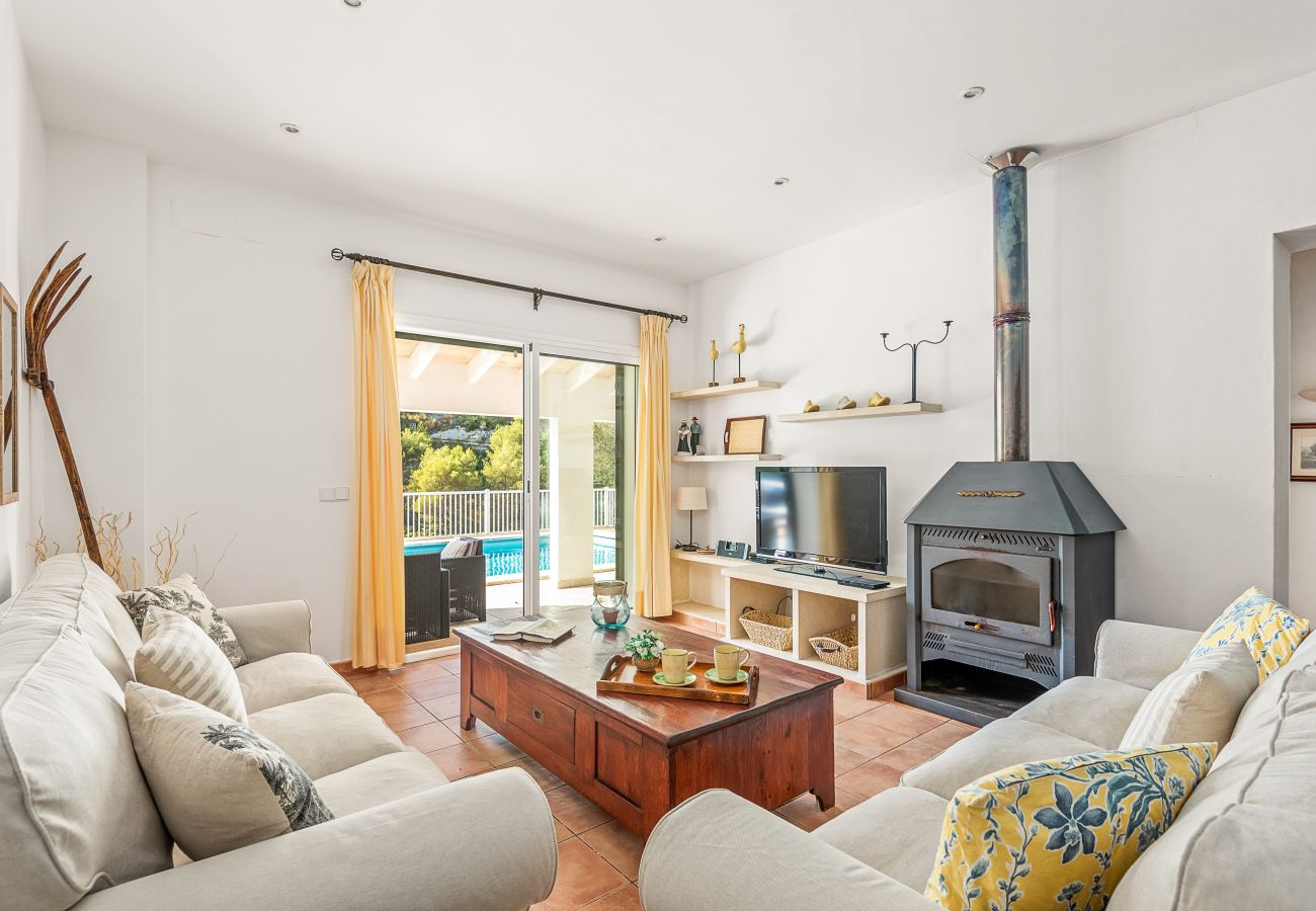 Es Torrent Verd by EscapeHome, Living room Living room