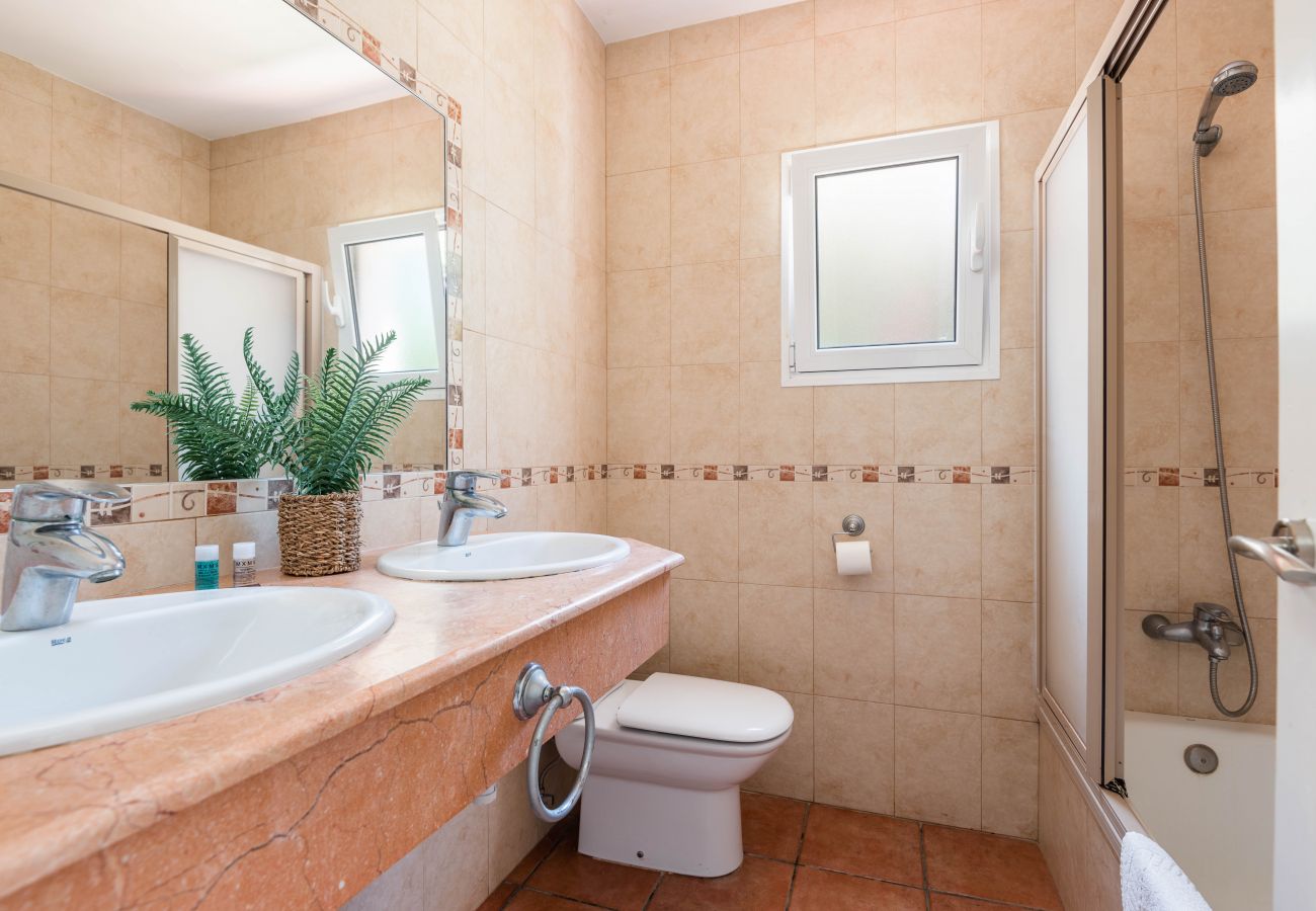 Villa in Cala Galdana - Villa Casa Olives by Escape Home