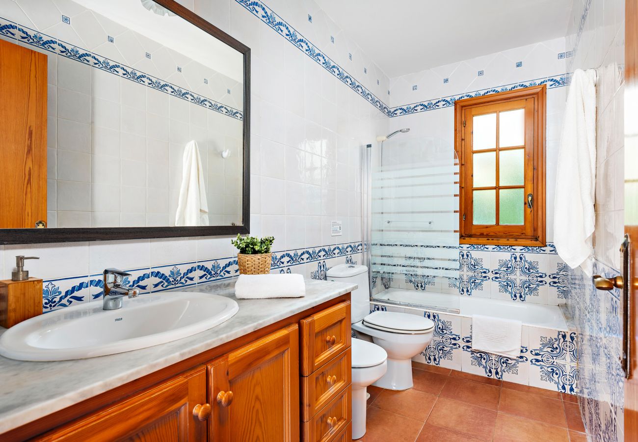 Villa in Cala Blanca - Villa Thea by Escape Home Villa in Cala Blanca - Villa Thea by Escape Home