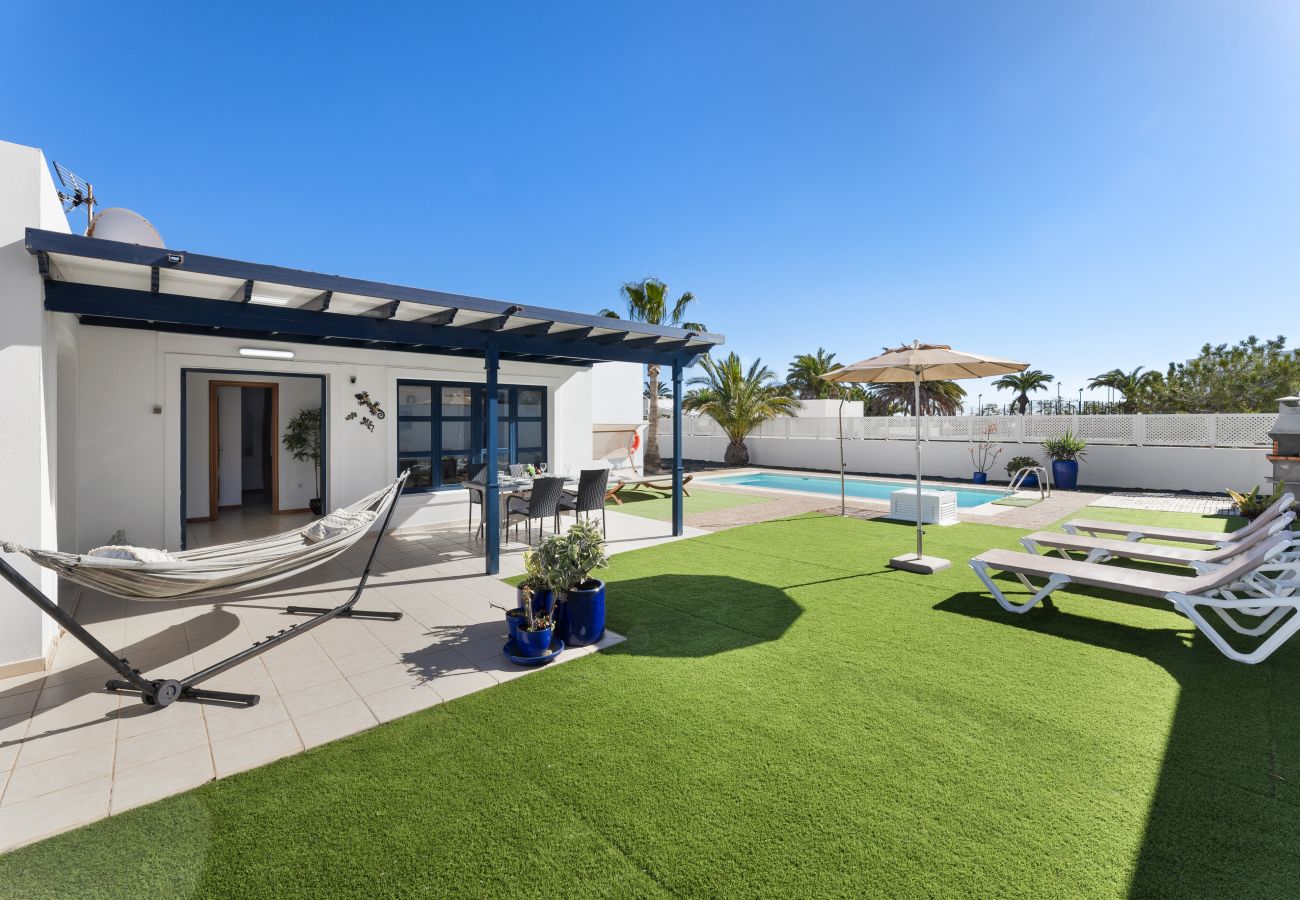 Villa in Playa Blanca - Villa Dream Room By Escape Home