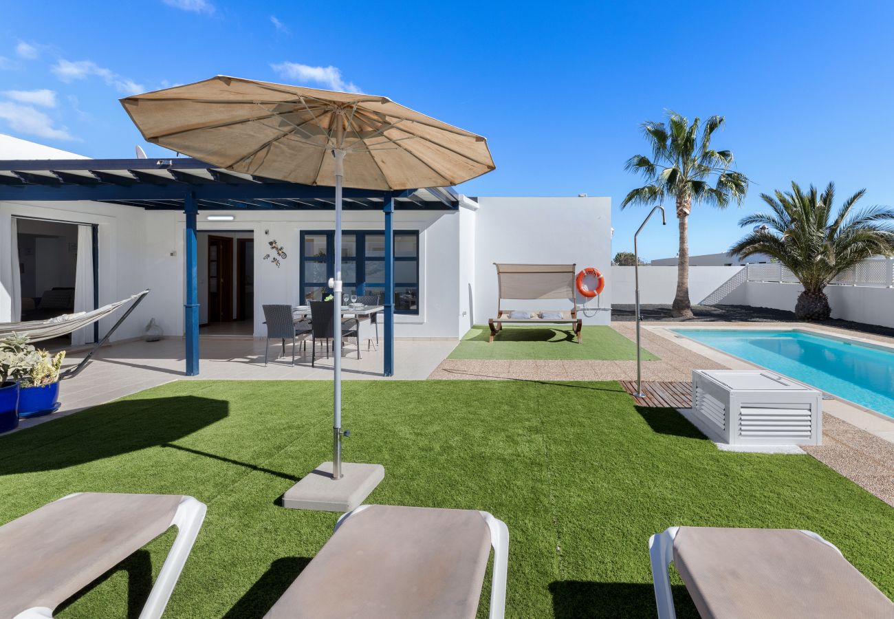 Villa in Playa Blanca - Villa Dream Room By Escape Home