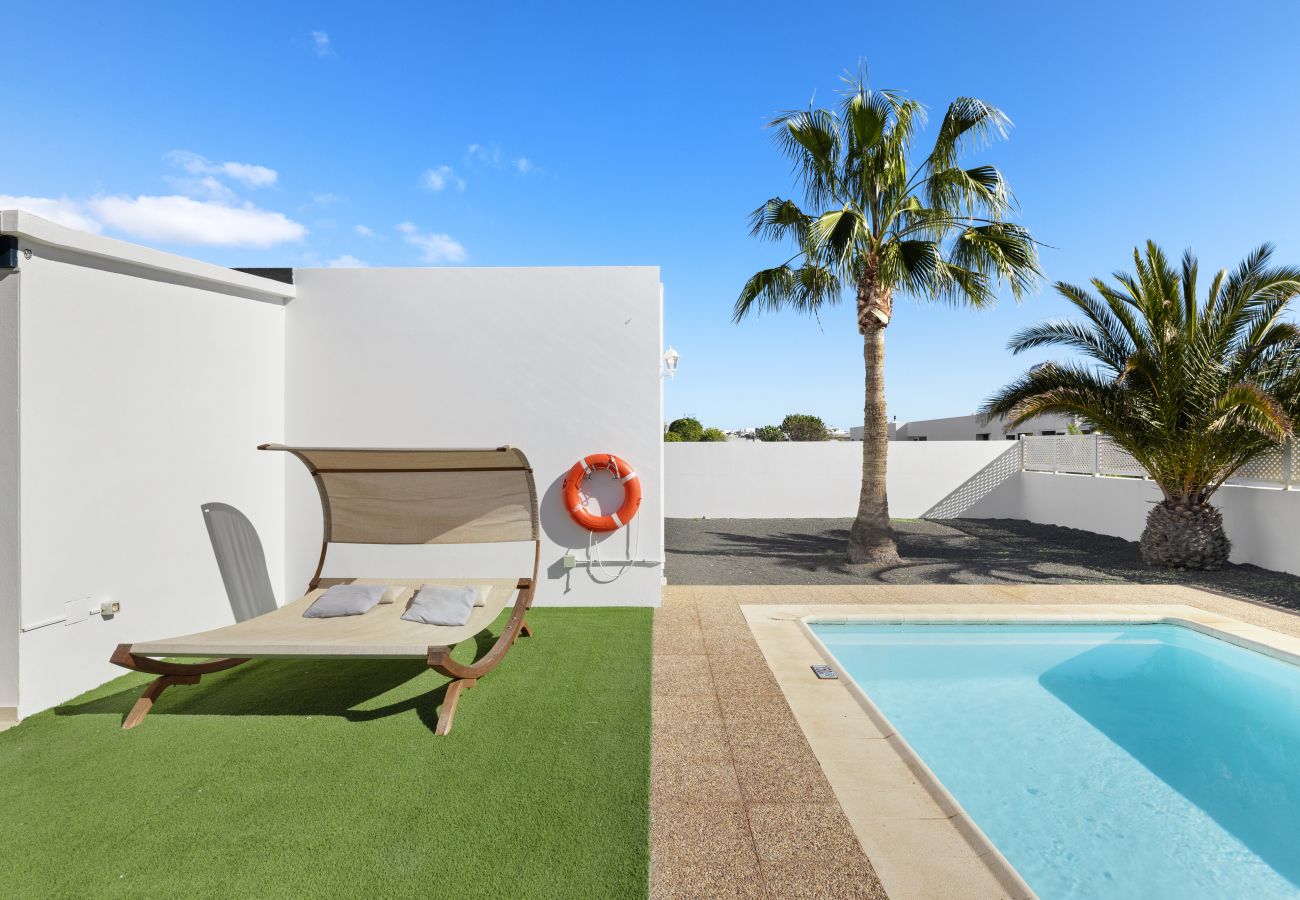 Villa in Playa Blanca - Villa Dream Room By Escape Home