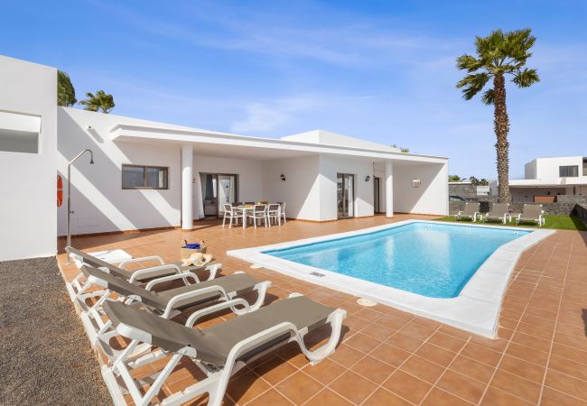 Villa in Playa Blanca - Villa Dafne by Escape Home Villa in Playa Blanca - Villa Dafne by Escape Home