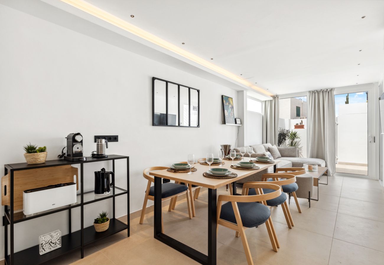 House in Puerto del Carmen - Casa Kiwi by Escape Home