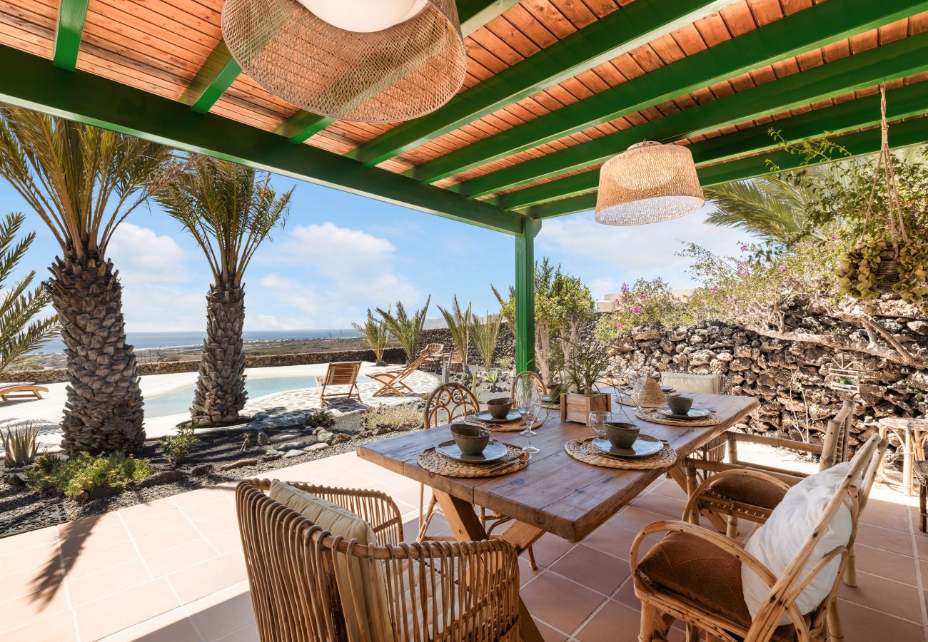 Villa in Tías - Villa Los Aljibes by Escape Home