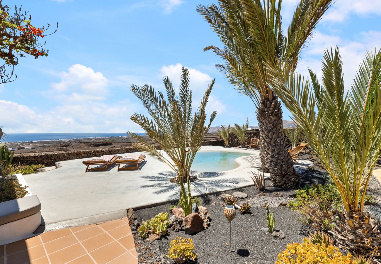 Villa in Tías - Villa Los Aljibes by Escape Home