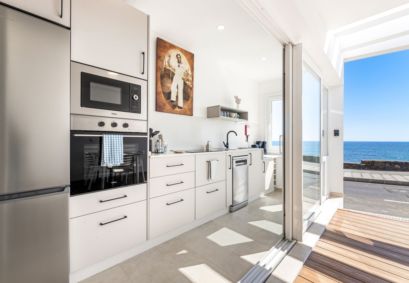 Apartment in Arrieta  - Ocean Confort (PBD) by Escape Home 