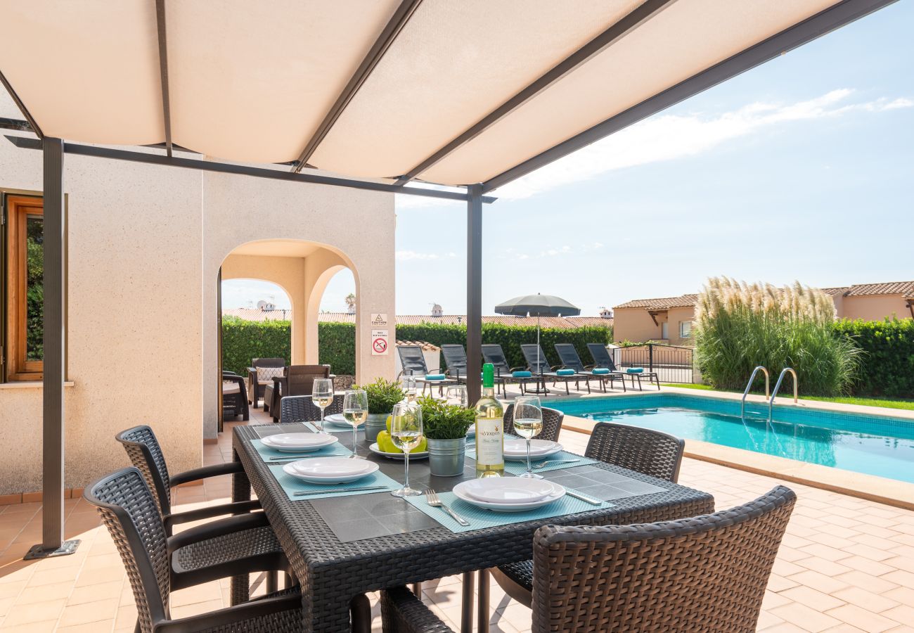 Villa in Torre Solí Nou - Villa Juanita by Escape Home