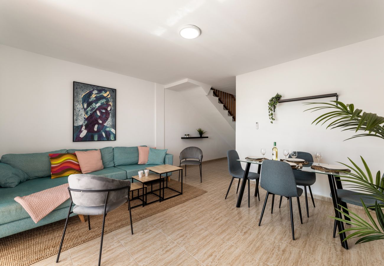 Villa in Puerto del Carmen - Arpon Santa Rosa 4 by Escape Home 