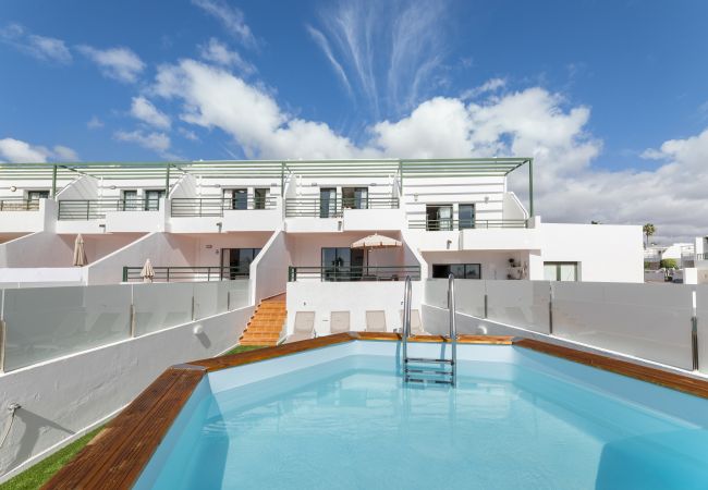 Villa in Puerto del Carmen - Arpon Santa Rosa 6 by Escape Home 