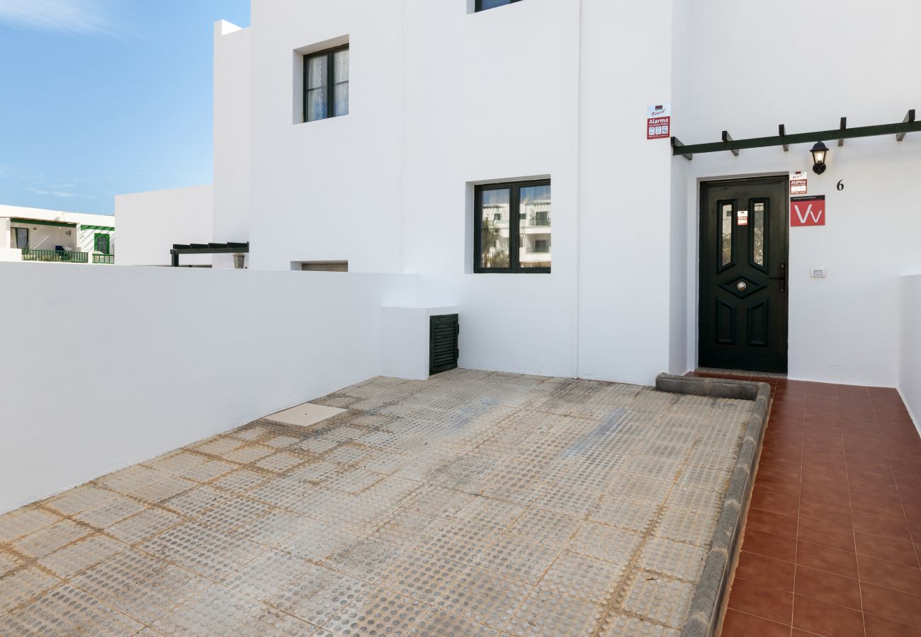 Villa in Puerto del Carmen - Arpon Santa Rosa 6 by Escape Home 