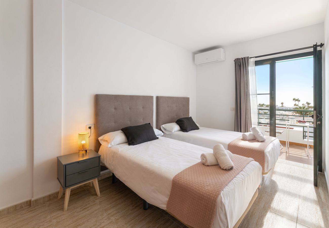 Villa in Puerto del Carmen - Arpon Santa Rosa 6 by Escape Home 