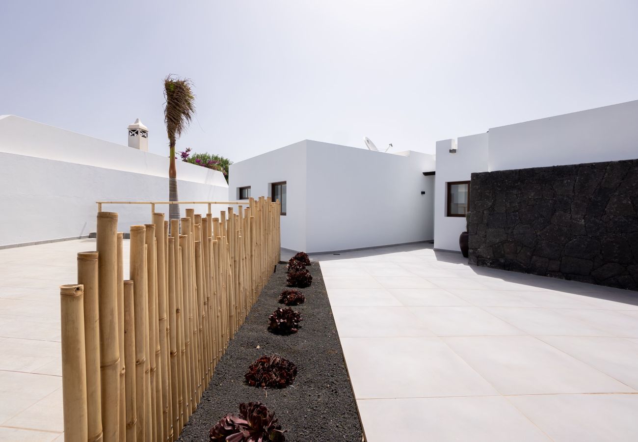 Villa in Playa Blanca - Sea Breeze Jarea by Escape Home