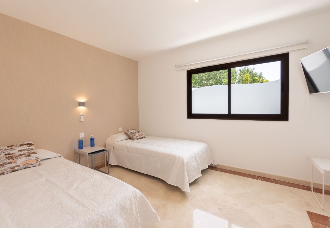 Villa in Playa Blanca - Sea Breeze Jarea by Escape Home