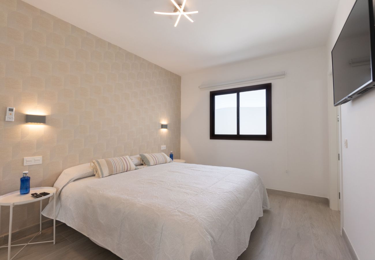 Villa in Playa Blanca - Sea Breeze Jarea by Escape Home