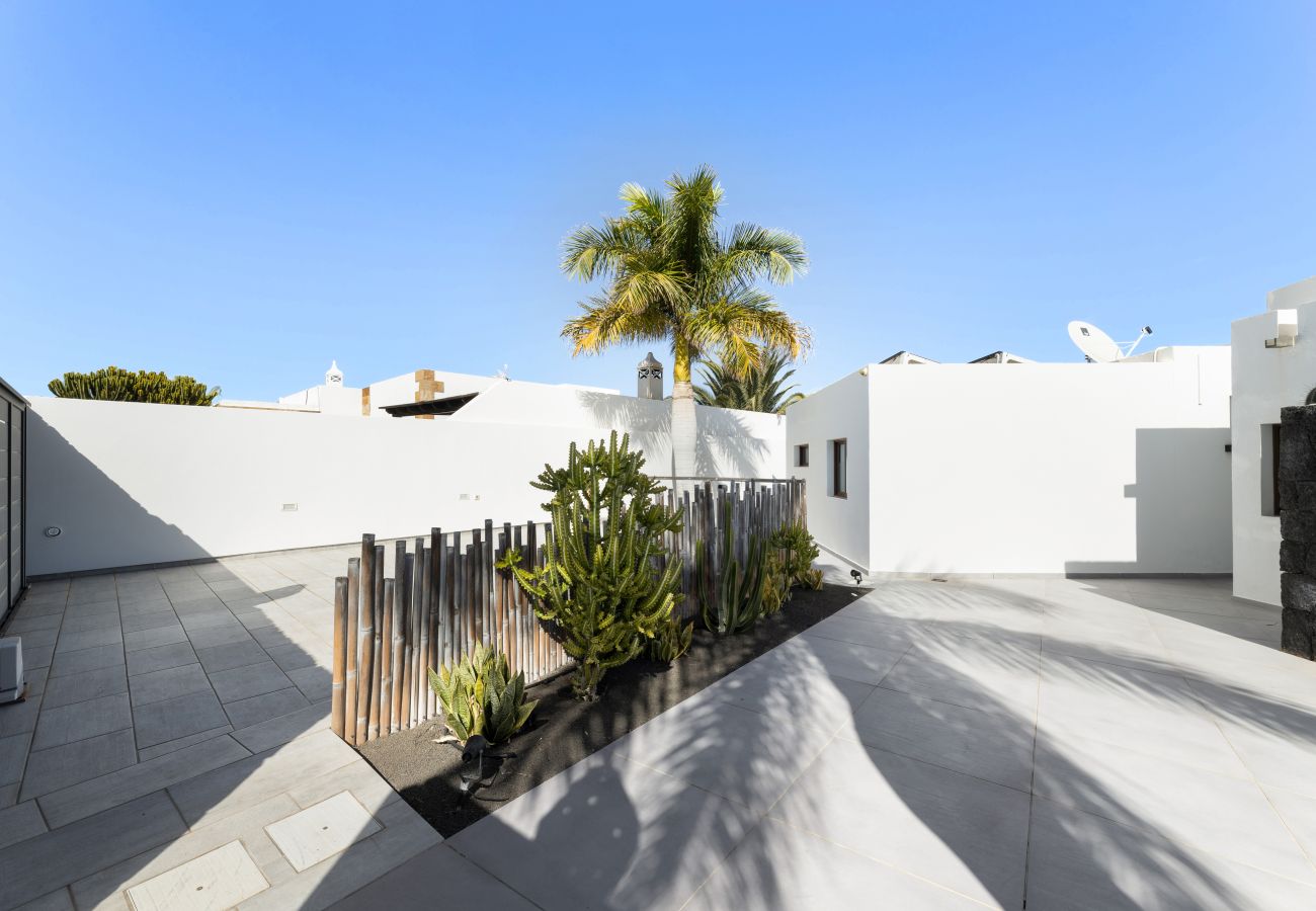 Villa in Playa Blanca - Sea Breeze Jarea by Escape Home